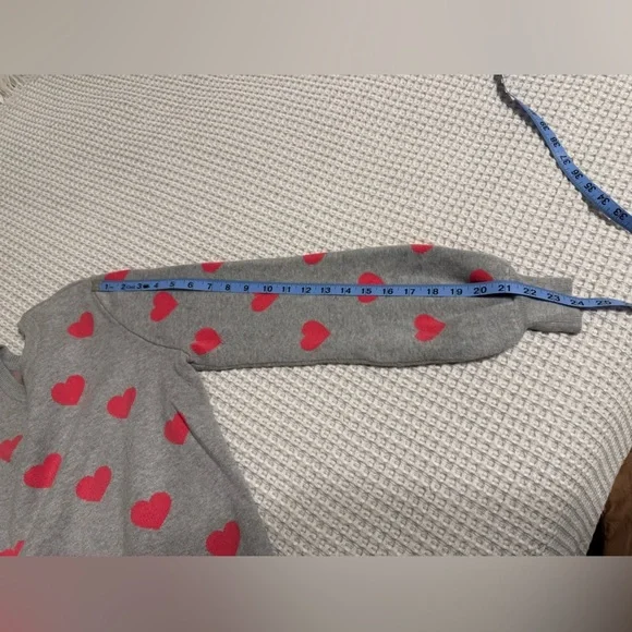 Marled Gray Sweater with Pink Heart Pattern - Picture 4 of 9